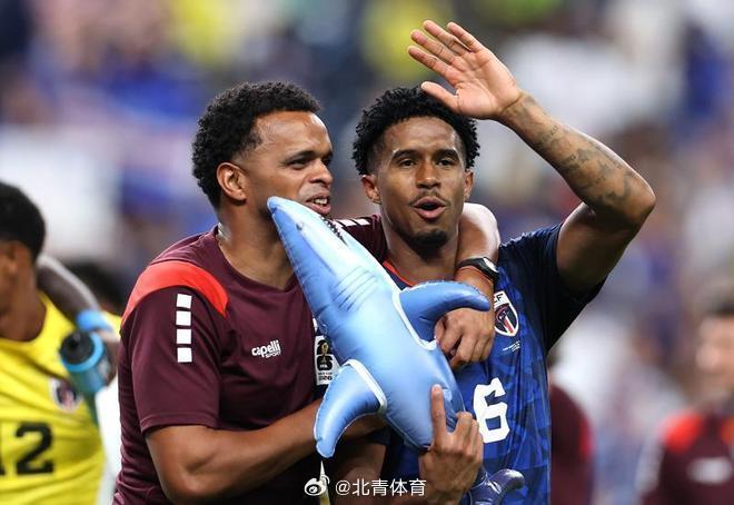 强鹿精英赛首轮格罗乌尔并列领先 李昊桐窦泽成T21