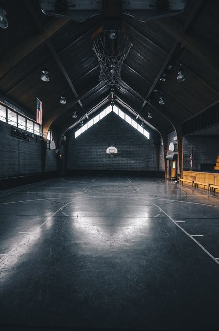 YONEX尤尼克斯携手张连伟 公益授课赋能高球少年